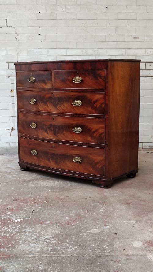 antique georgian mahogany bow front chest of drawers - CATEGORY: ANTIQUE CHEST OF DRAWERS - DATED GEORGIAN