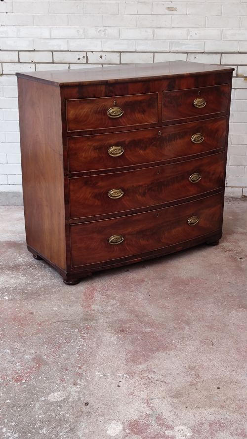 ANTIQUE GEORGIAN MAHOGANY BOW FRONT CHEST OF DRAWERS - ADDITIONAL PHOTO 6