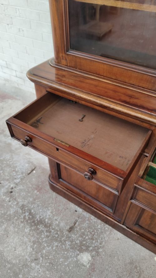 ANTIQUE VICTORIAN MAHOGANY GLAZED ADJUSTABLE BOOKCASE ON CUPBOARD - ADDITIONAL PHOTO 12