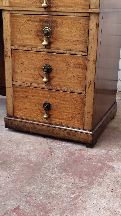 ANTIQUE VICTORIAN MAHOGANY LEATHER TOP SHIPS DESK PURPORTEDLY FROM THE LAST CZAR OF RUSSIA'S YACHT - ADDITIONAL PHOTO 10