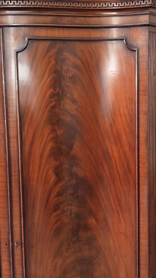 ANTIQUE EDWARDIAN SOLID MAHOGANY SERPENTINE DOUBLE WARDROBE ARMOIRE COMPACTUM - ADDITIONAL PHOTO 4