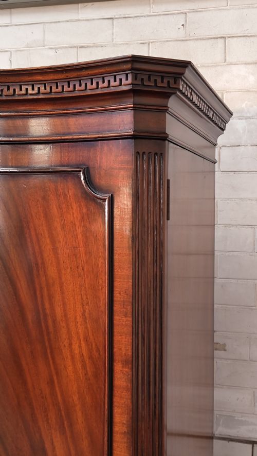ANTIQUE EDWARDIAN SOLID MAHOGANY SERPENTINE DOUBLE WARDROBE ARMOIRE COMPACTUM - ADDITIONAL PHOTO 10
