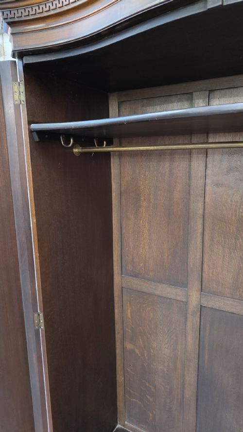 ANTIQUE EDWARDIAN SOLID MAHOGANY SERPENTINE DOUBLE WARDROBE ARMOIRE COMPACTUM - ADDITIONAL PHOTO 6