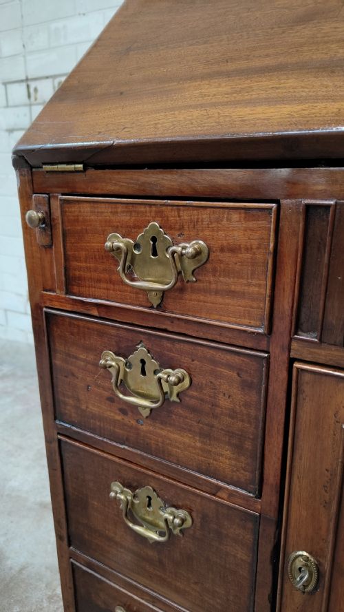 ANTIQUE GEORGIAN SOLID MAHOGANY WRITING BUREAU CHEST - ADDITIONAL PHOTO 7