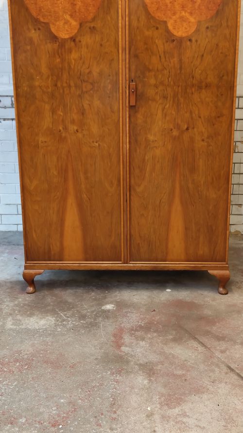 ANTIQUE ART DECO BOOKMATCHED BURR WALNUT DOUBLE WARDROBE ARMOIRE - ADDITIONAL PHOTO 9