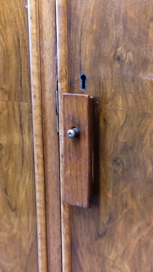 ANTIQUE ART DECO BOOKMATCHED BURR WALNUT DOUBLE WARDROBE ARMOIRE - ADDITIONAL PHOTO 10