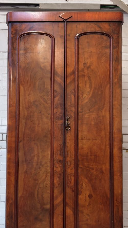 ANTIQUE VICTORIAN SOLID FLAME MAHOGANY SINGLE HALL WARDROBE ARMOIRE - ADDITIONAL PHOTO 2