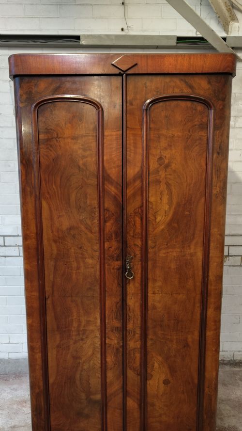 ANTIQUE VICTORIAN SOLID FLAME MAHOGANY SINGLE HALL WARDROBE ARMOIRE - ADDITIONAL PHOTO 6