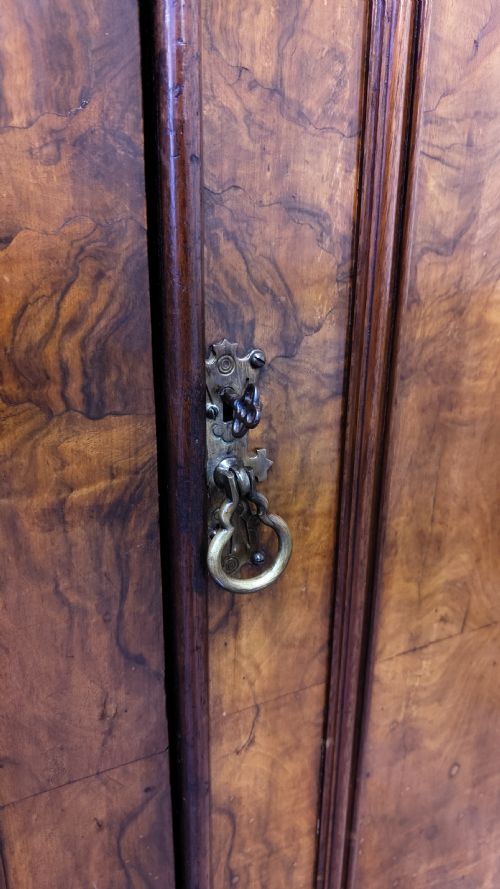 ANTIQUE VICTORIAN SOLID FLAME MAHOGANY SINGLE HALL WARDROBE ARMOIRE - ADDITIONAL PHOTO 10