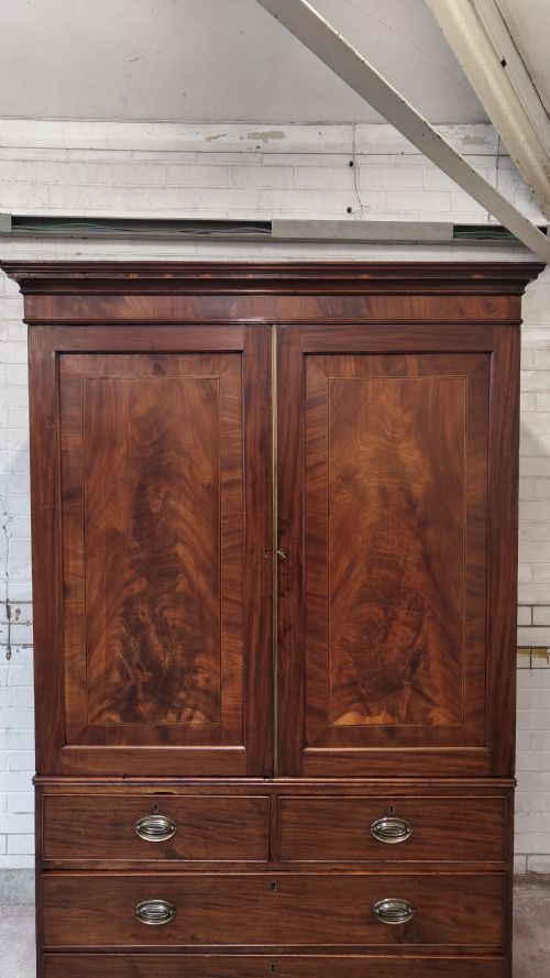 ANTIQUE GEORGIAN REGENCY FLAME MAHOGANY LINEN PRESS ARMOIRE COMPACTUM - ADDITIONAL PHOTO 1