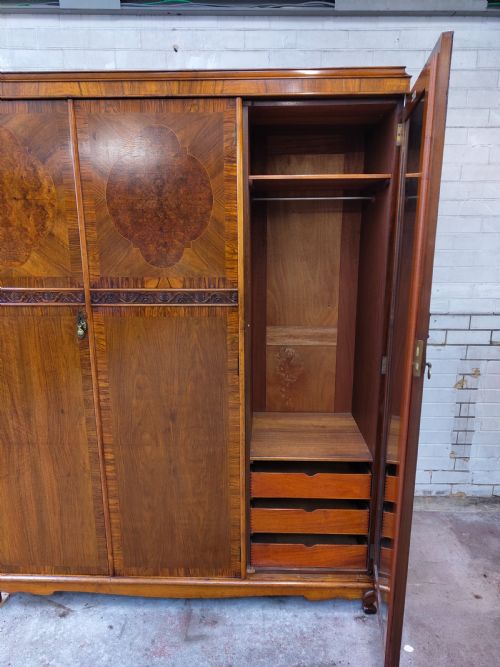 ANTIQUE EDWARDIAN BURR WALNUT TRIPLE WARDROBE ARMOIRE COMPACTUM - ADDITIONAL PHOTO 13
