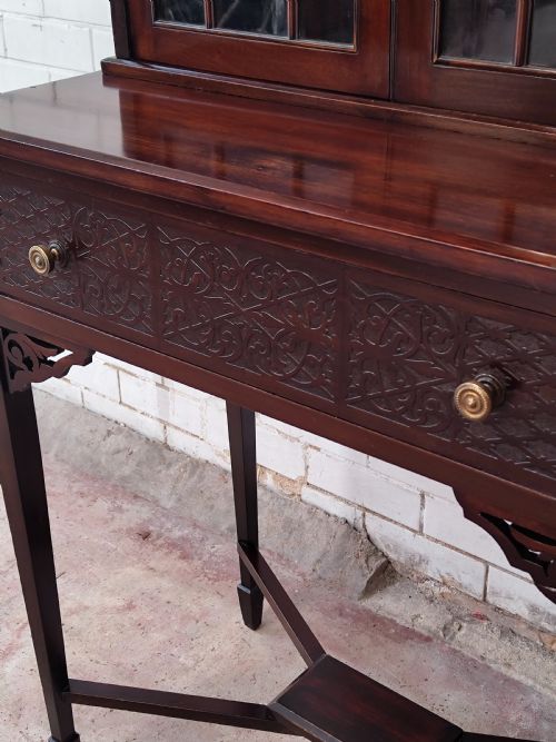 ANTIQUE EDWARDIAN CHIPPENDALE STYLE MAHOGANY DISPLAY CABINET ON STAND - ADDITIONAL PHOTO 3