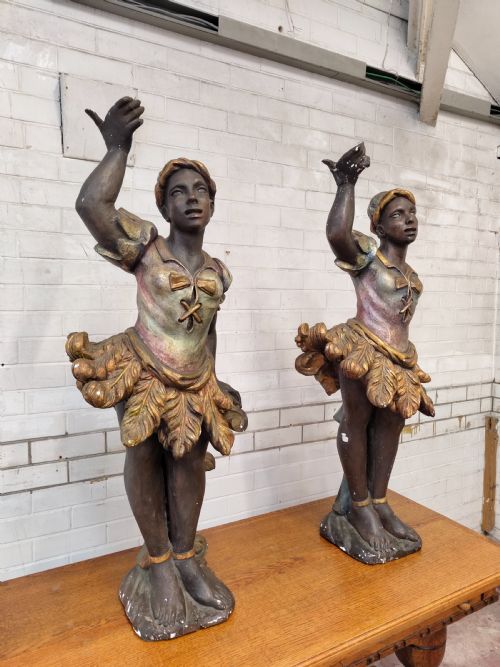 LARGE ANTIQUE PAIR OF EARLY 20TH CENTURY CHALKWARE POLYCHROME PAINTED VENETIAN BLACKAMOOR FIGURES - ADDITIONAL PHOTO 3