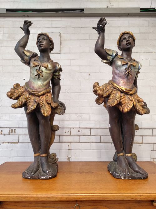 LARGE ANTIQUE PAIR OF EARLY 20TH CENTURY CHALKWARE POLYCHROME PAINTED VENETIAN BLACKAMOOR FIGURES - ADDITIONAL PHOTO 7