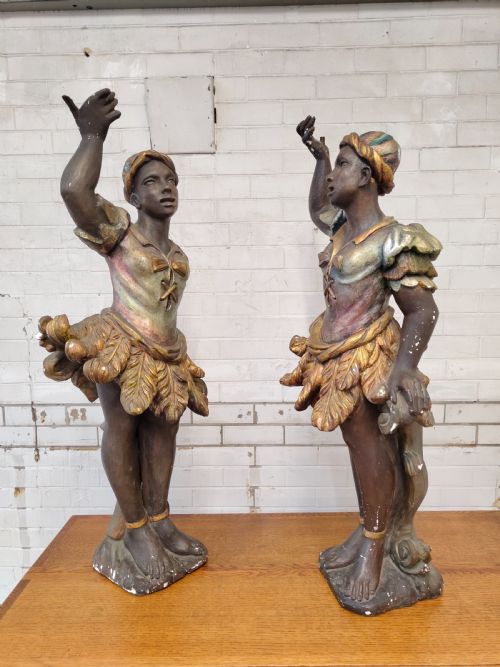 LARGE ANTIQUE PAIR OF EARLY 20TH CENTURY CHALKWARE POLYCHROME PAINTED VENETIAN BLACKAMOOR FIGURES - ADDITIONAL PHOTO 10