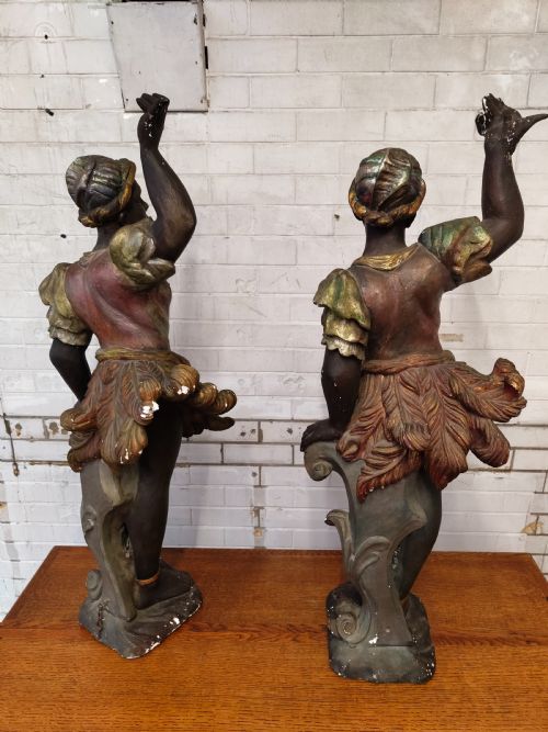LARGE ANTIQUE PAIR OF EARLY 20TH CENTURY CHALKWARE POLYCHROME PAINTED VENETIAN BLACKAMOOR FIGURES - ADDITIONAL PHOTO 11