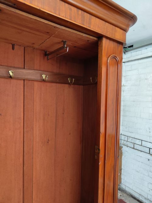 ANTIQUE VICTORIAN SOLID MAHOGANY SINGLE HALL WARDROBE ARMOIRE COMPACTUM - ADDITIONAL PHOTO 3