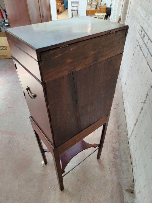 ANTIQUE 19TH CENTURY SOLID MAHOGANY CAMPAIGN CABINET ON STAND - ADDITIONAL PHOTO 5