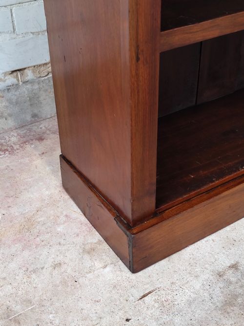 ANTIQUE EDWARDIAN SOLID MAHOGANY ADJUSTABLE OPEN BOOKCASE - ADDITIONAL PHOTO 5