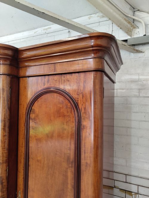 ANTIQUE VICTORIAN SOLID MAHOGANY TRIPLE WARDROBE ARMOIRE COMPACTUM - ADDITIONAL PHOTO 5
