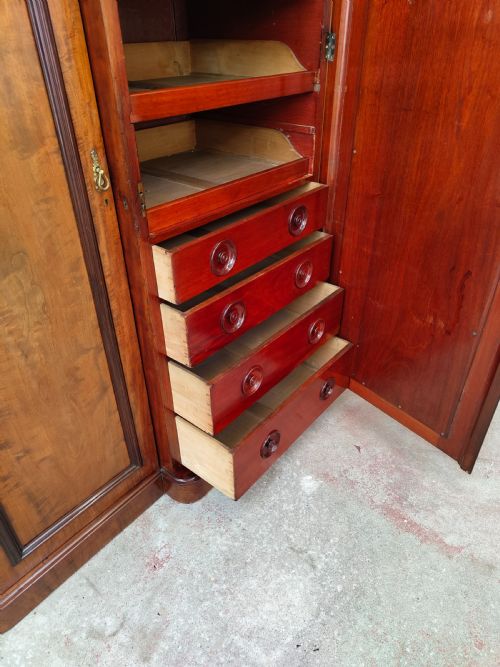 ANTIQUE VICTORIAN SOLID MAHOGANY TRIPLE WARDROBE ARMOIRE COMPACTUM - ADDITIONAL PHOTO 12