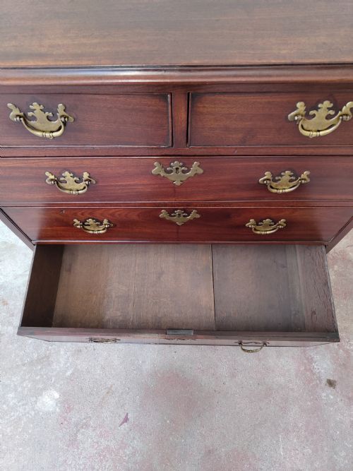 ANTIQUE GEORGE III SOLID MAHOGANY CHEST OF DRAWERS - ADDITIONAL PHOTO 9
