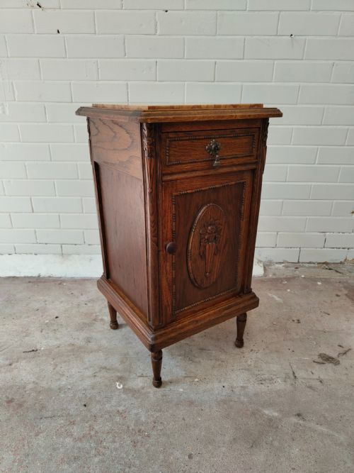 ANTIQUE PAIR OF FRENCH SOLID OAK MARBLE TOP BEDSIDE LAMP TABLES CUPBOARDS - ADDITIONAL PHOTO 1