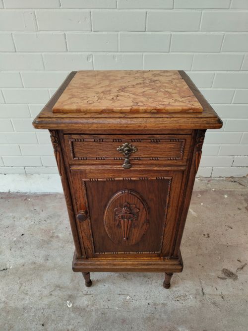 ANTIQUE PAIR OF FRENCH SOLID OAK MARBLE TOP BEDSIDE LAMP TABLES CUPBOARDS - ADDITIONAL PHOTO 4