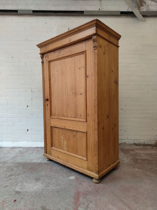 ANTIQUE LATE 19TH CENTURY FRENCH SOLID PINE DWARF HALL WARDROBE ARMOIRE COMPACTUM - ADDITIONAL PHOTO 1