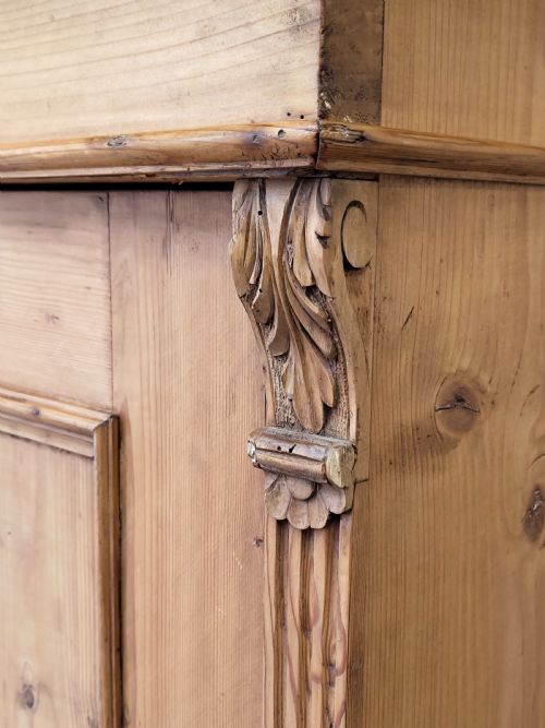 ANTIQUE LATE 19TH CENTURY FRENCH SOLID PINE DWARF HALL WARDROBE ARMOIRE COMPACTUM - ADDITIONAL PHOTO 2