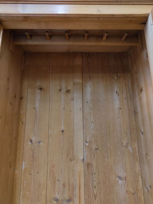ANTIQUE LATE 19TH CENTURY FRENCH SOLID PINE DWARF HALL WARDROBE ARMOIRE COMPACTUM - ADDITIONAL PHOTO 8