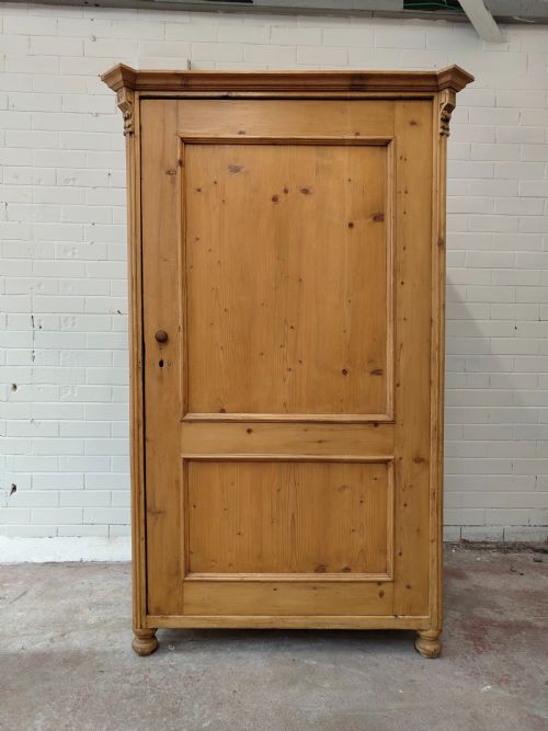 ANTIQUE LATE 19TH CENTURY SOLID PINE SINGLE DWARF WARDROBE ARMOIRE COMPACTUM - ADDITIONAL PHOTO 11