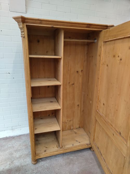 ANTIQUE LATE 19TH CENTURY SOLID PINE SINGLE DWARF WARDROBE ARMOIRE COMPACTUM - ADDITIONAL PHOTO 10