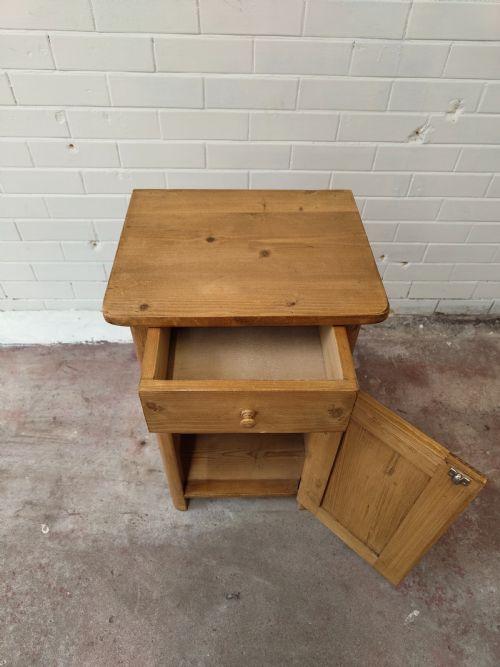 ANTIQUE EARLY 20TH CENTURY PAIR OF SOLID PINE FRENCH BEDSIDE TABLES CUPBOARDS - ADDITIONAL PHOTO 10