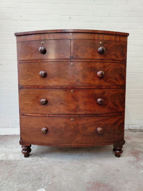 antique early victorian late regency mahogany bow front chest for drawers - CATEGORY: ANTIQUE CHEST OF DRAWERS - DATED 19TH CENTURY