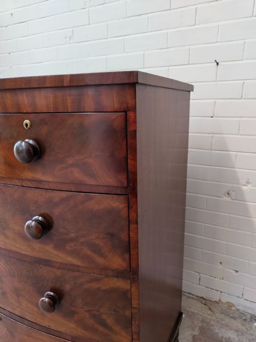 ANTIQUE EARLY VICTORIAN LATE REGENCY MAHOGANY BOW FRONT CHEST FOR DRAWERS - ADDITIONAL PHOTO 2