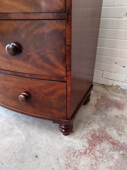 ANTIQUE EARLY VICTORIAN LATE REGENCY MAHOGANY BOW FRONT CHEST FOR DRAWERS - ADDITIONAL PHOTO 3