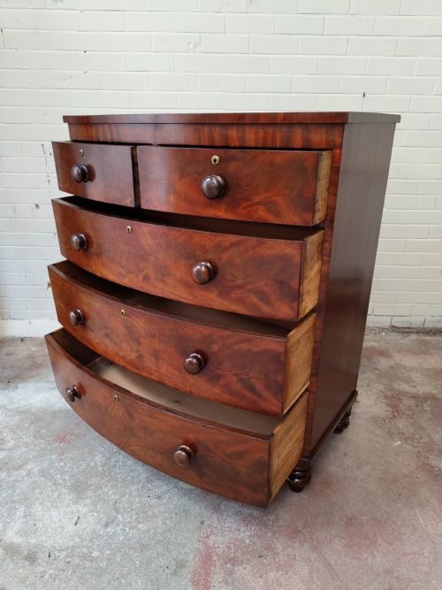 ANTIQUE EARLY VICTORIAN LATE REGENCY MAHOGANY BOW FRONT CHEST FOR DRAWERS - ADDITIONAL PHOTO 8