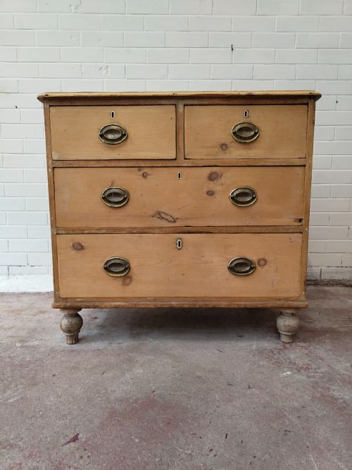 DIMINUTIVE ANTIQUE VICTORIAN SOLID PINE COUNTRY HOUSE CHEST OF DRAWERS - ADDITIONAL PHOTO 3