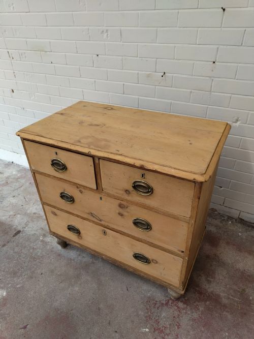 DIMINUTIVE ANTIQUE VICTORIAN SOLID PINE COUNTRY HOUSE CHEST OF DRAWERS - ADDITIONAL PHOTO 7