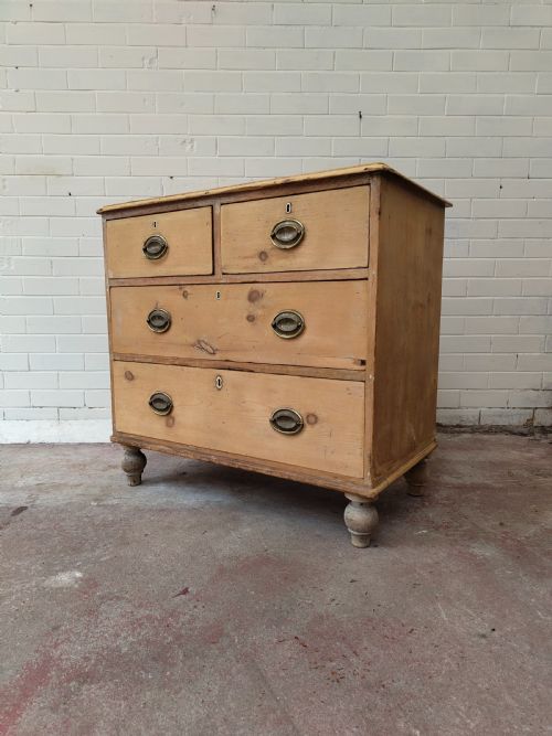 diminutive antique victorian solid pine country house chest of drawers - CATEGORY: ANTIQUE CHEST OF DRAWERS - DATED VICTORIAN