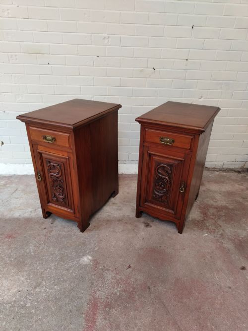 ANTIQUE PAIR OF EDWARDIAN SOLID WALNUT BEDSIDE CABINETS CUPBOARDS TABLES - ADDITIONAL PHOTO 3