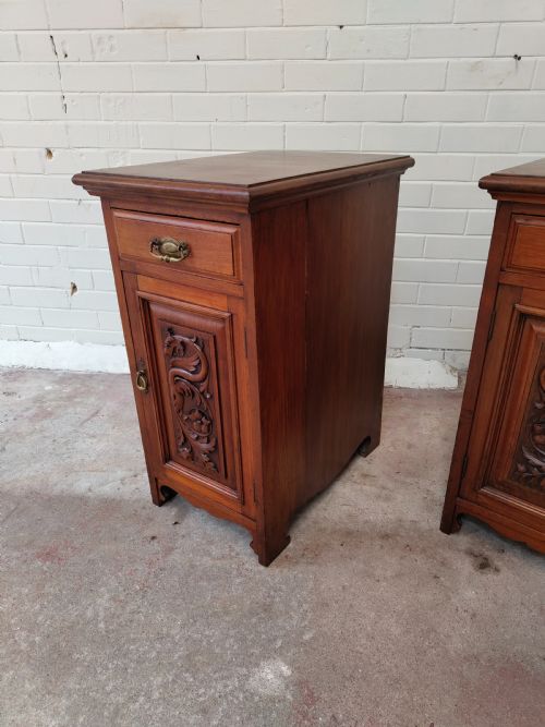 ANTIQUE PAIR OF EDWARDIAN SOLID WALNUT BEDSIDE CABINETS CUPBOARDS TABLES - ADDITIONAL PHOTO 11