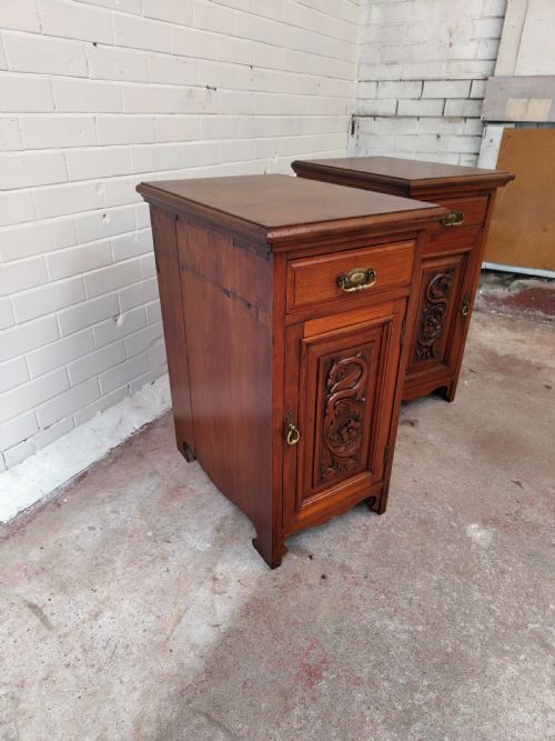 ANTIQUE PAIR OF EDWARDIAN SOLID WALNUT BEDSIDE CABINETS CUPBOARDS TABLES - ADDITIONAL PHOTO 12