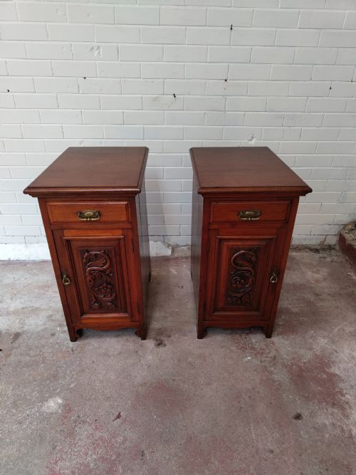 ANTIQUE PAIR OF EDWARDIAN SOLID WALNUT BEDSIDE CABINETS CUPBOARDS TABLES - ADDITIONAL PHOTO 17