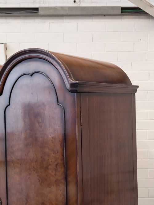 ANTIQUE BURR WALNUT DOUBLE DOME TOP DOUBLE WARDROBE ARMOIRE COMPACTUM - ADDITIONAL PHOTO 1