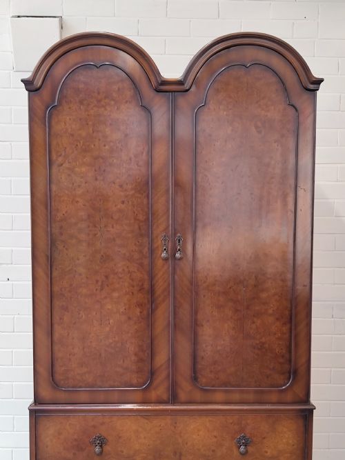 ANTIQUE BURR WALNUT DOUBLE DOME TOP DOUBLE WARDROBE ARMOIRE COMPACTUM - ADDITIONAL PHOTO 9