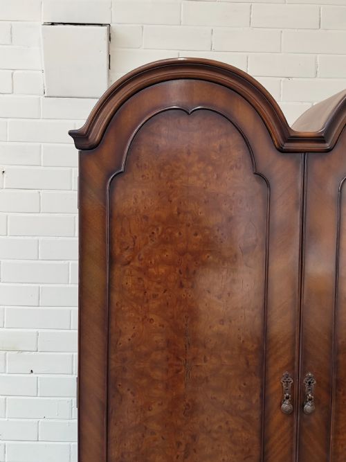 ANTIQUE BURR WALNUT DOUBLE DOME TOP DOUBLE WARDROBE ARMOIRE COMPACTUM - ADDITIONAL PHOTO 14