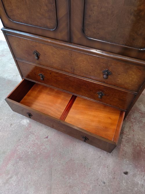ANTIQUE BURR WALNUT DOUBLE DOME TOP DOUBLE WARDROBE ARMOIRE COMPACTUM - ADDITIONAL PHOTO 18