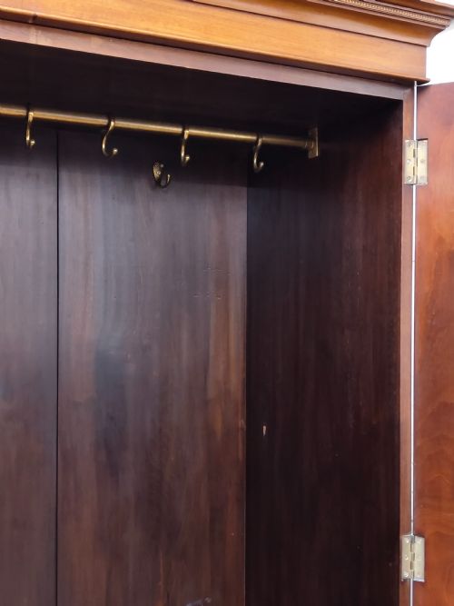 ANTIQUE EDWARDIAN SOLID MAHOGANY DOUBLE WARDROBE ARMOIRE COMPACTUM - ADDITIONAL PHOTO 2